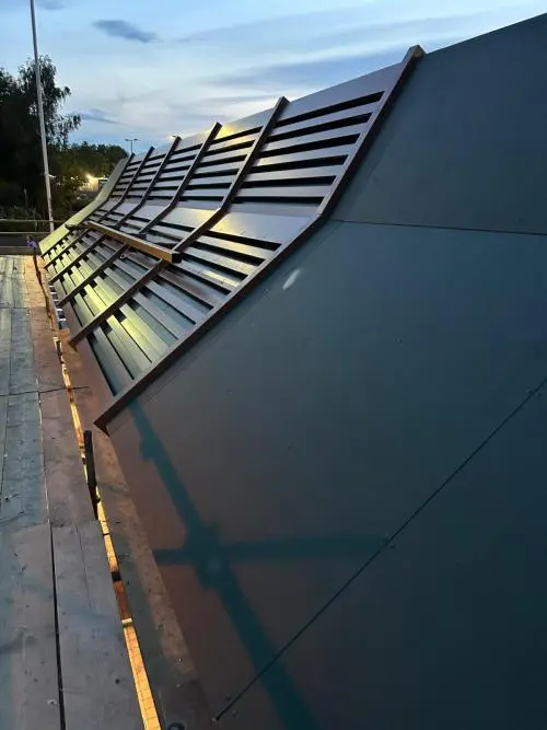 Industrial roofing in aluminium McDonalds